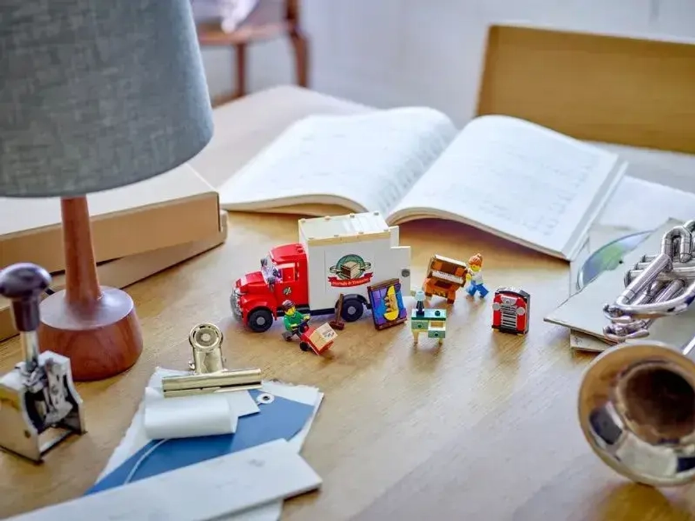 Конструктор LEGO Icons Передвижной грузовик | 40586