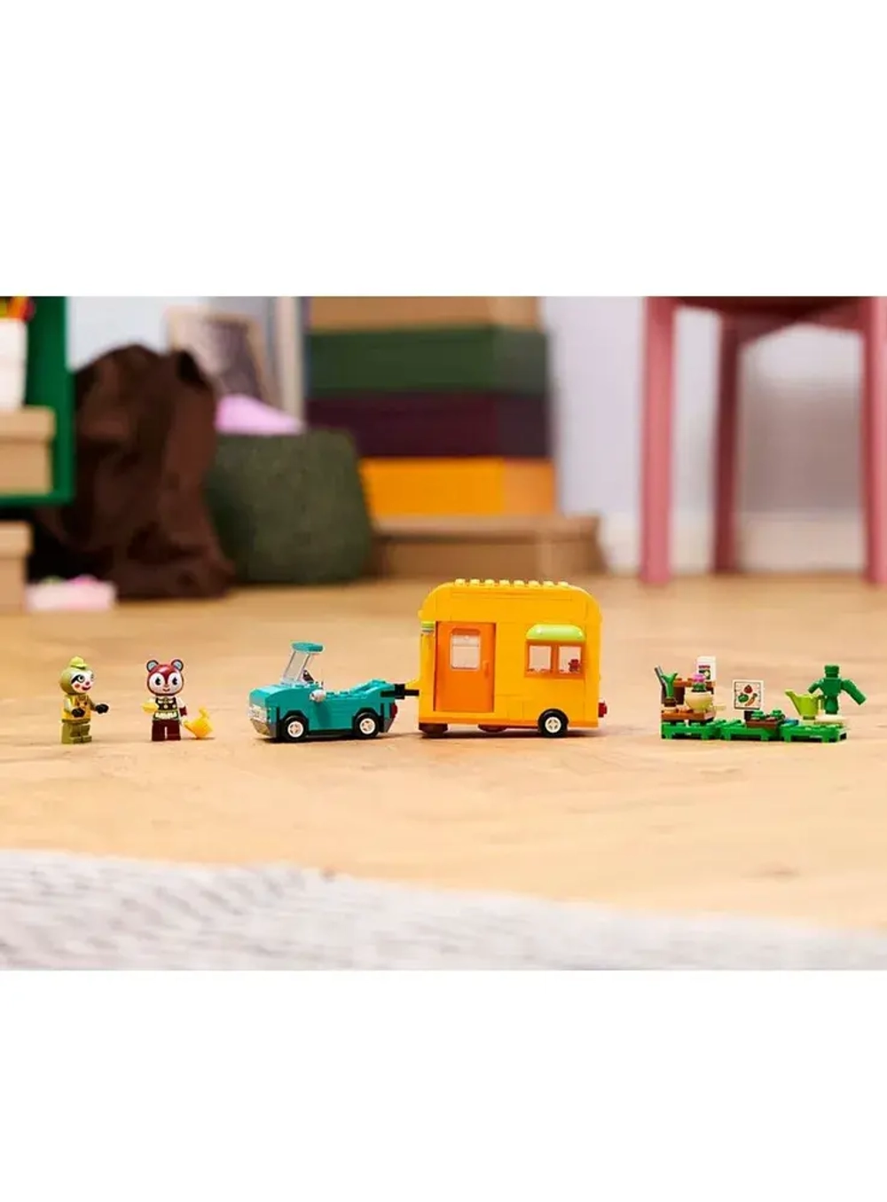 Конструктор LEGO Animal Crossing Автодом и садовый магазин Лейфа 77054