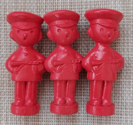 Солдатики Пехота, Литая резина, СССР, Красные. Набор из 3 шт.