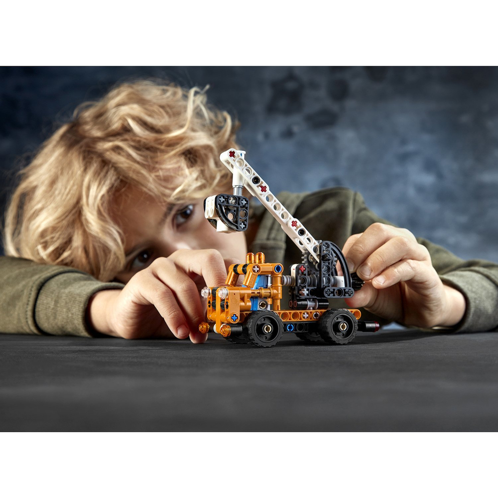 Конструктор LEGO Technic Ремонтный автокран | 42088