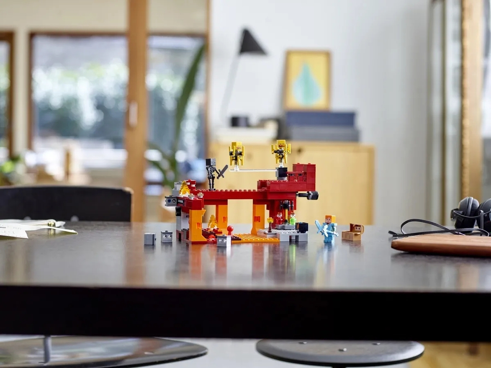Конструктор LEGO Minecraft Мост ифрита | 21154