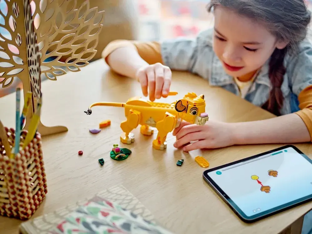 Конструктор LEGO Disney Король Лев: малыш Симба | 43243