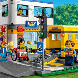 Конструктор LEGO City Community День в школе | 60329