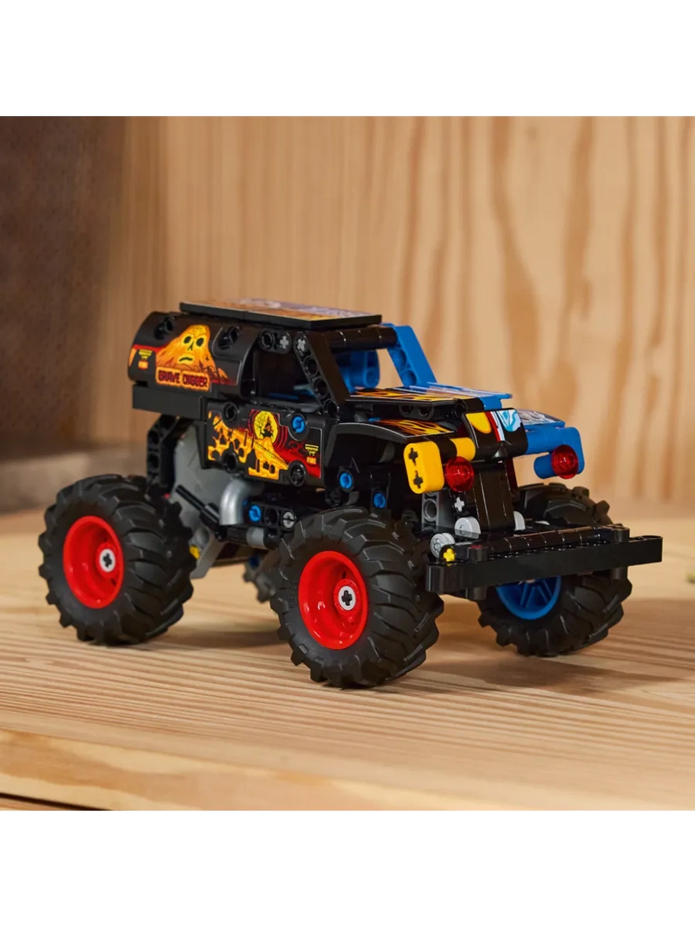 Конструктор LEGO Technic Monster Jam 42219 Grave Digger с огненной атакой