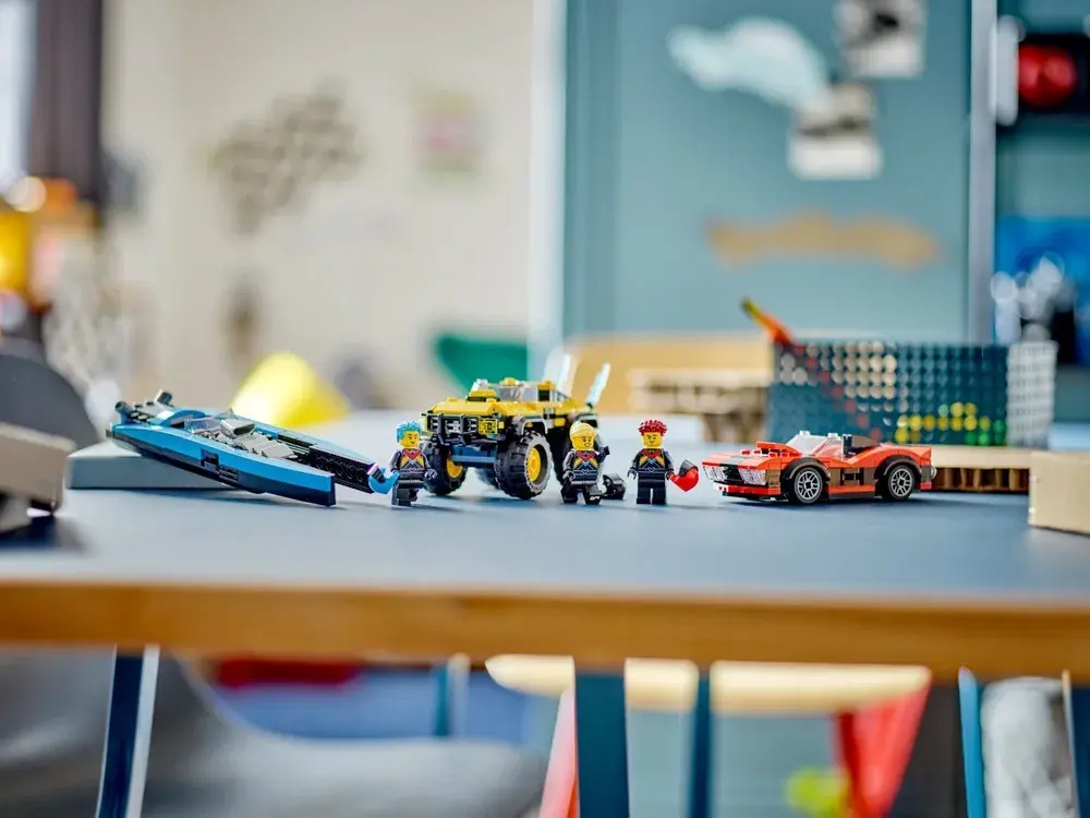 Конструктор LEGO City 60395 Комбинированный гоночный набор