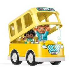 Конструктор LEGO DUPLO Town Поездка на автобусе | 10988