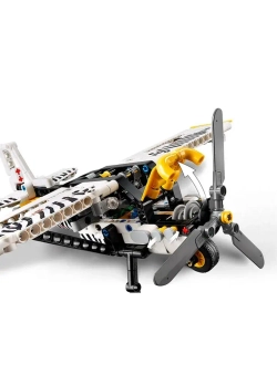 Конструктор LEGO Technic 42198 Пропеллерный самолёт