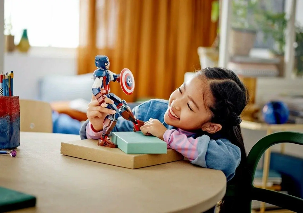 Конструктор LEGO Marvel 76258 Сборная фигурка Капитана Америки