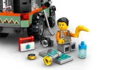Конструктор LEGO Сity Внедорожный горный грузовик 4x4 | 60447
