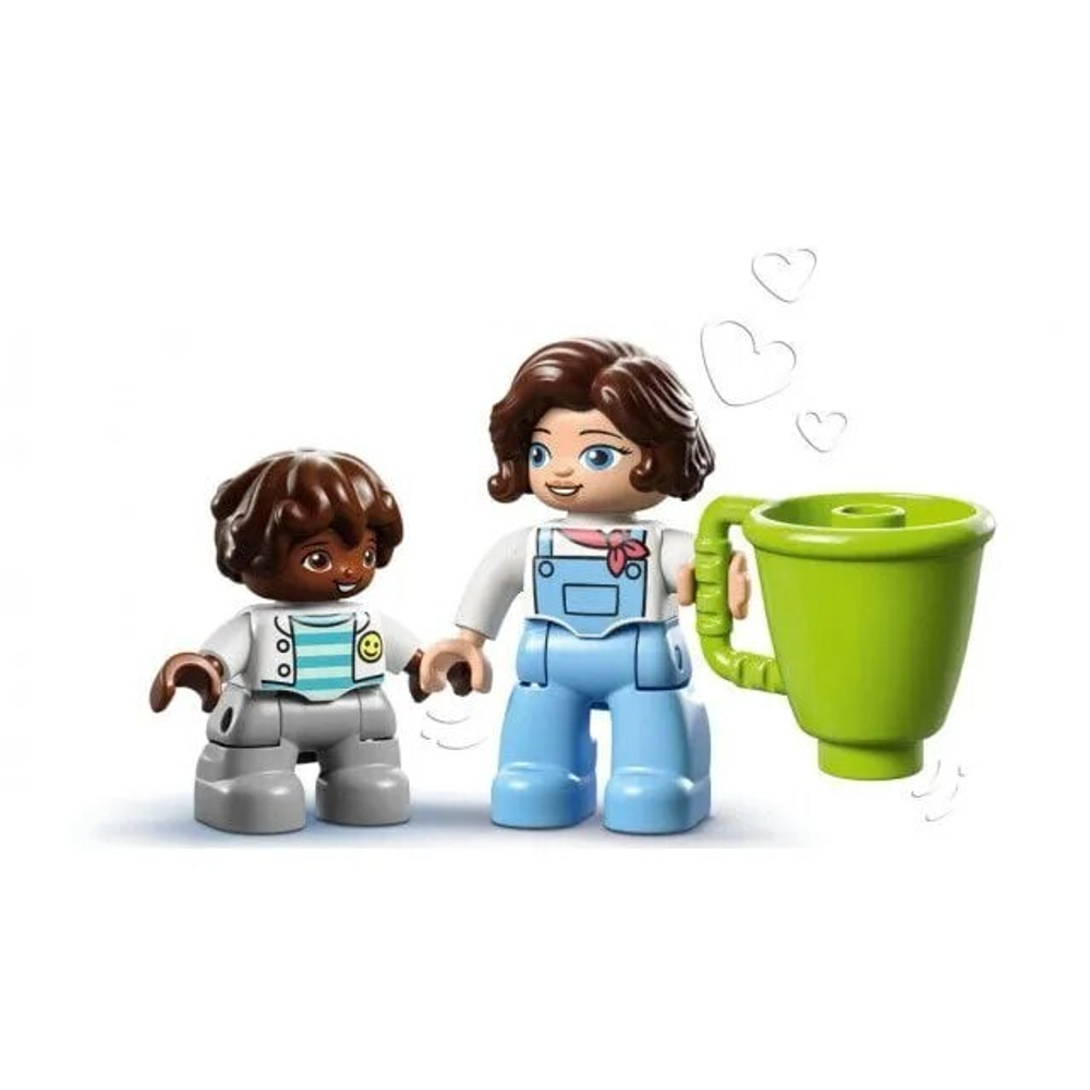 Конструктор LEGO DUPLO Семейный дом на колесах | 10986