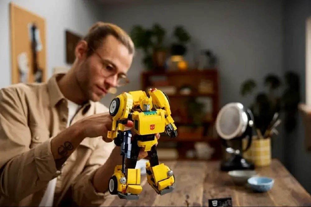 Конструктор LEGO Icons Bumblebee Бамблби | 10338