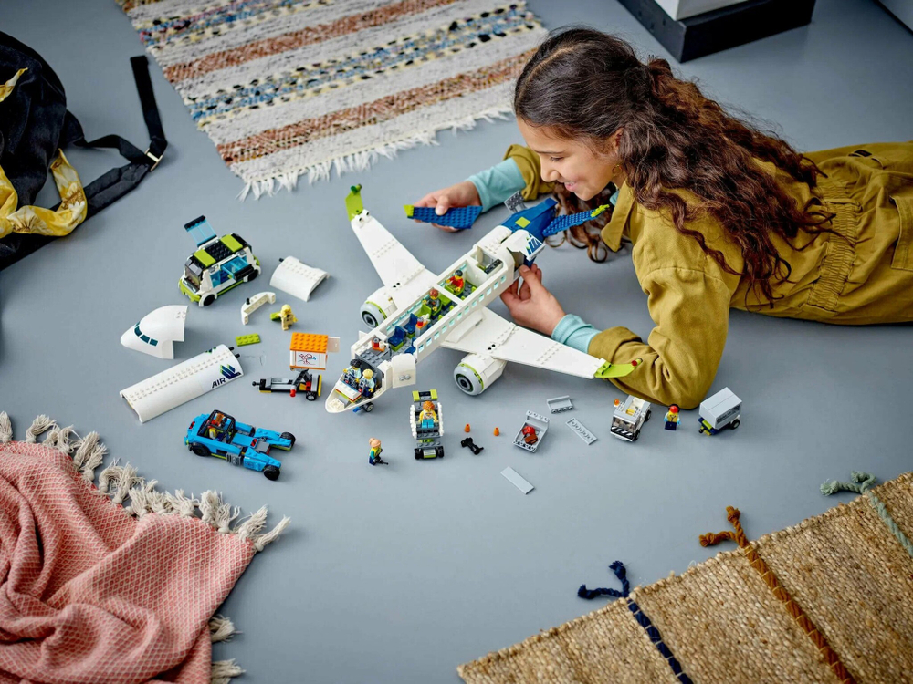 Конструктор LEGO City Пассажирский самолет | 60367