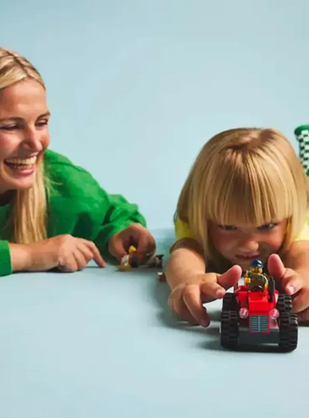 Конструктор LEGO Сity Красный фермерский трактор с прицепом и овцами | 60461