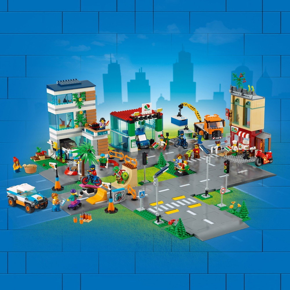 Конструктор LEGO City Community Центр города | 60292