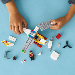Конструктор LEGO City Городской почтовый самолет | 60250