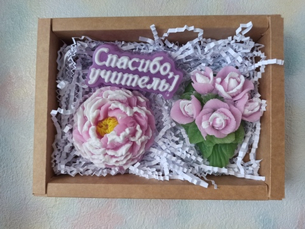 Набор Учителю №5 - Надпись Спасибо учитель, Пион, Букет роз, М-0220072