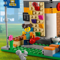 Конструктор LEGO City Community День в школе | 60329