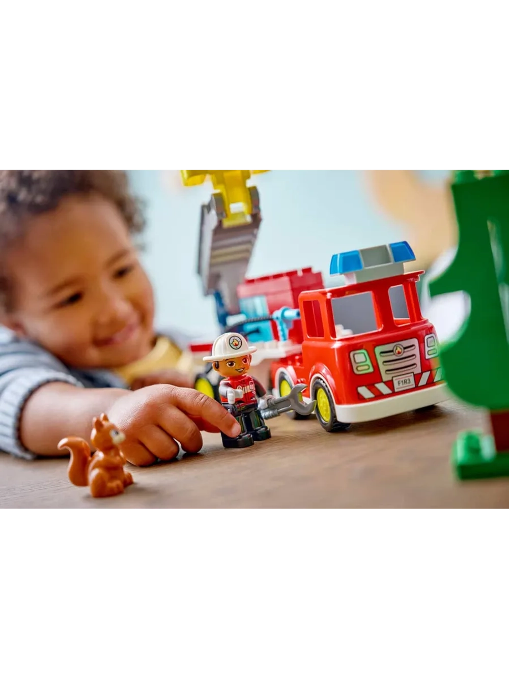 Конструктор LEGO DUPLO 10473 Пожарная машина с шлангом и пожарным