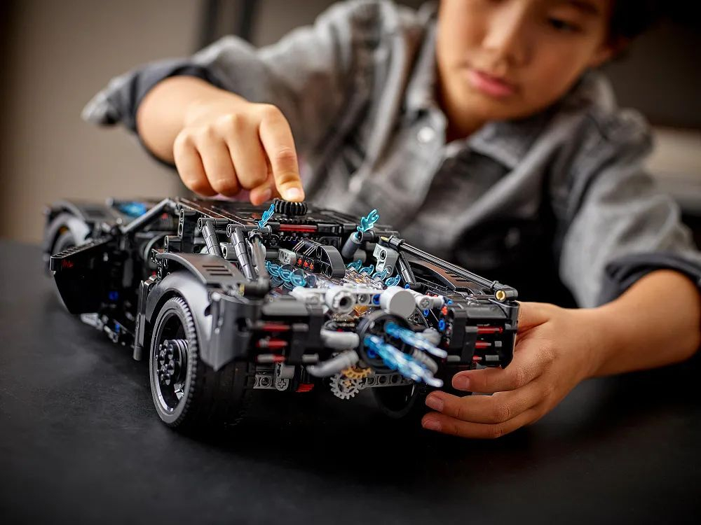 Конструктор LEGO Technic Бэтмен: Бэтмобиль | 42127