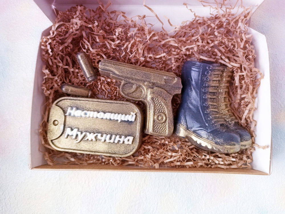 Набор Настоящий мужчина №4 - Пистолет с пулями, Ботинки, Жетон - золото, М-0220061