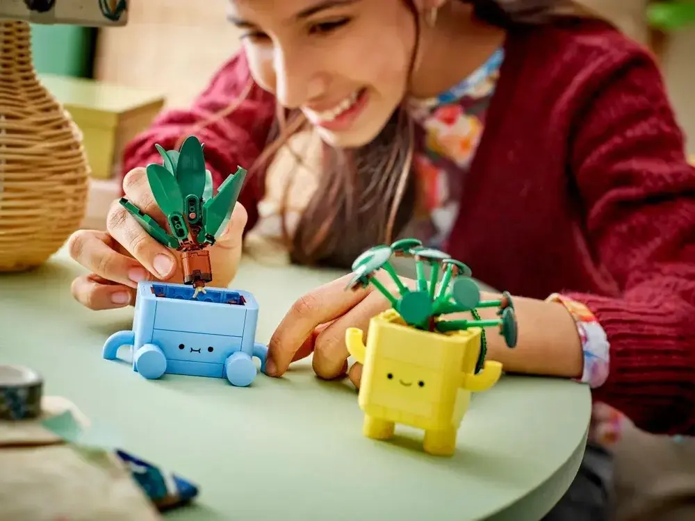 Конструктор LEGO The Botanical Collection Счастливые растения 10349