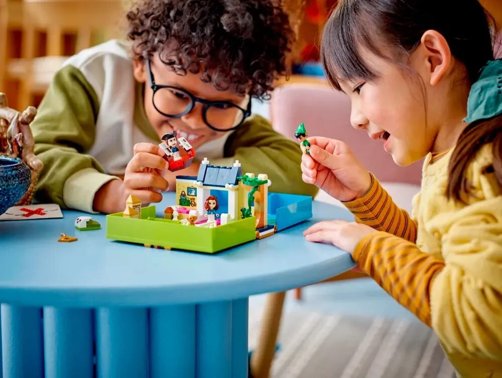 Конструктор LEGO Disney Приключение Питера Пэна и Венди | 43220