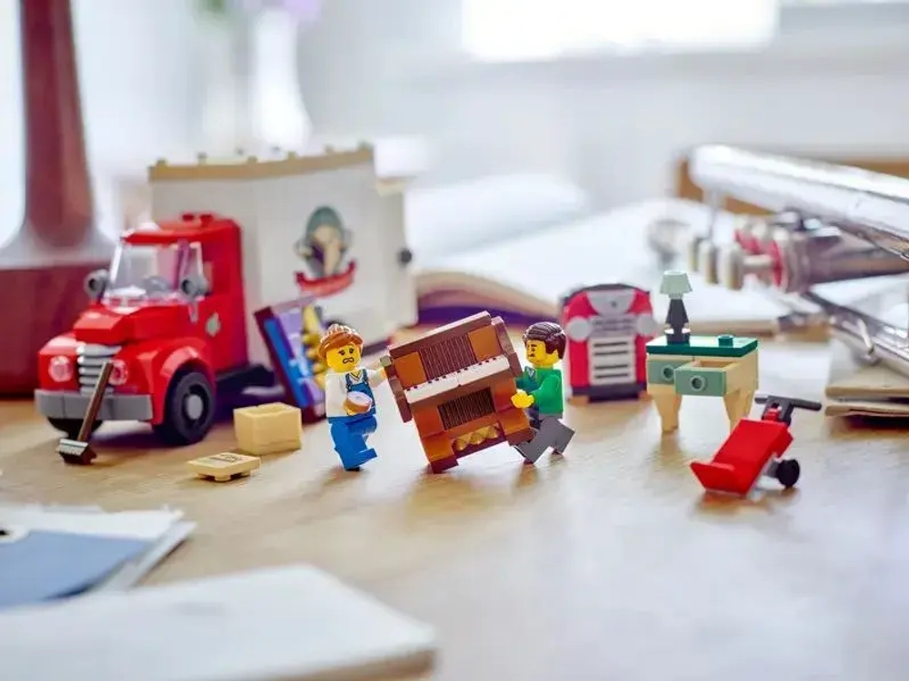 Конструктор LEGO Icons Передвижной грузовик | 40586