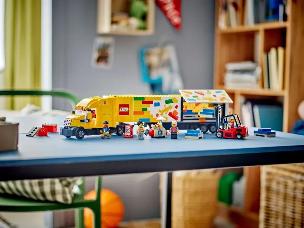 Конструктор LEGO Желтый грузовик доставки | 60440