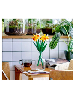 Конструктор LEGO Icons 40646 Нарциссы