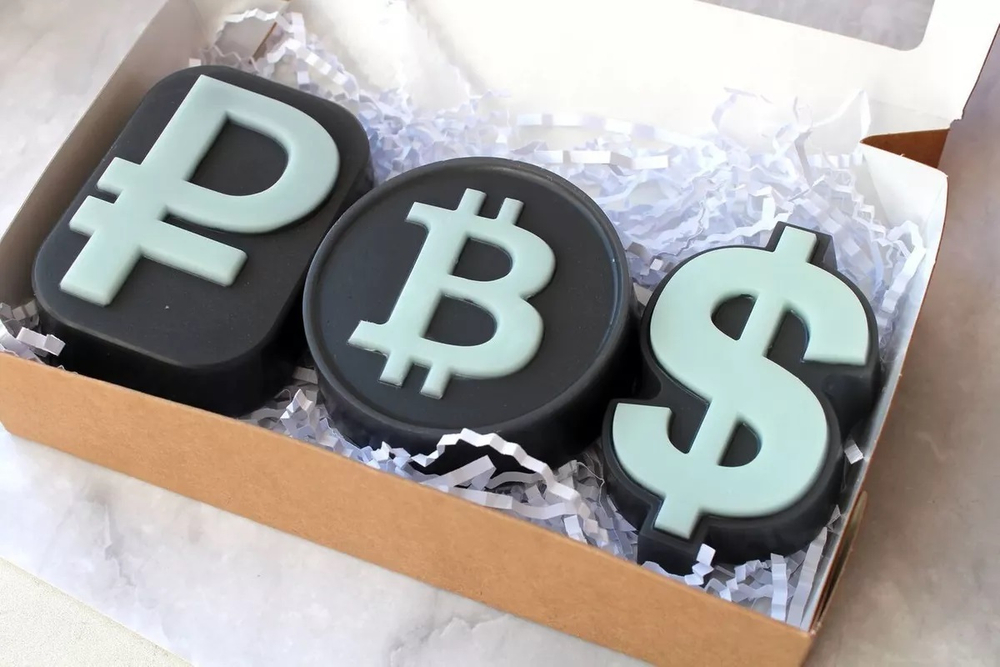 Мыло ручной работы фигурное "Валюта - рубль, биткоин, доллар"