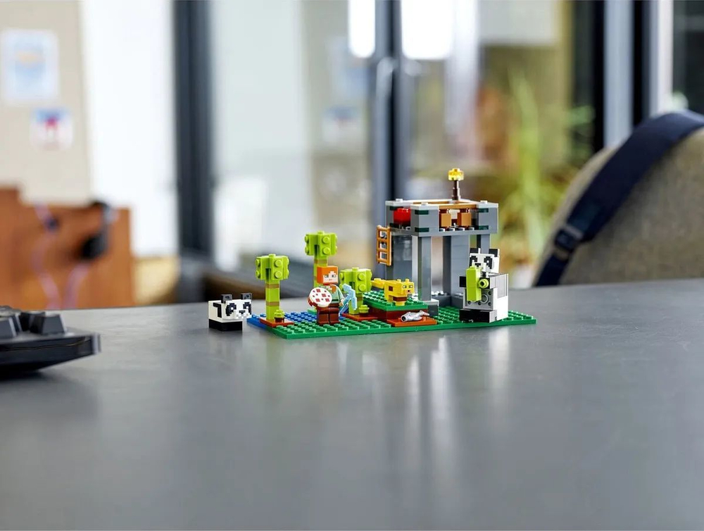 Конструктор LEGO Minecraft Питомник панд | 21158